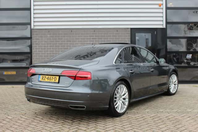 Audi A8 (2016) thumbnail 4