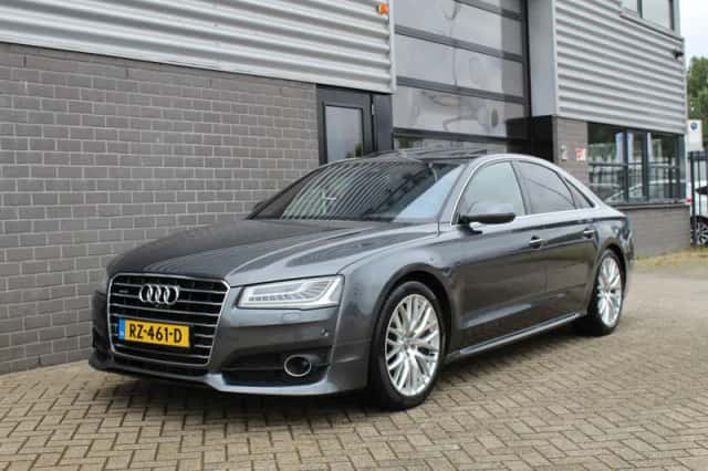 Audi A8 (2016) thumbnail 5