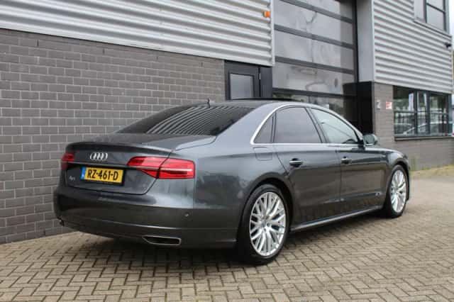Audi A8 (2016) thumbnail 6