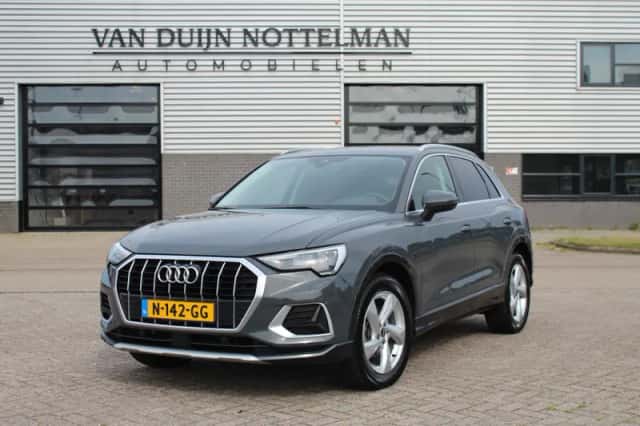 Audi Q3 (2021) thumbnail 2