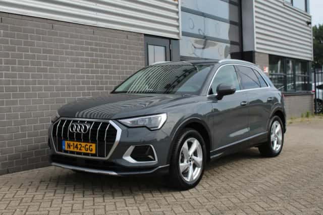 Audi Q3 (2021) thumbnail 5