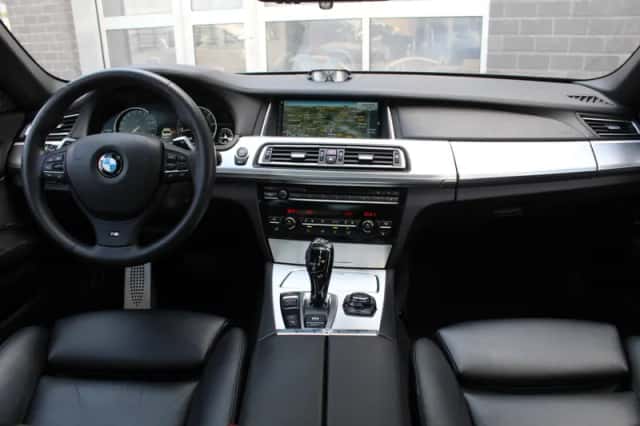 BMW 7-Serie (2012) thumbnail 3