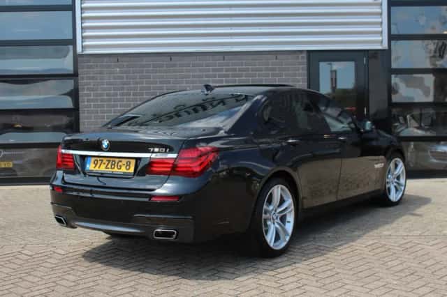 BMW 7-Serie (2012) thumbnail 4