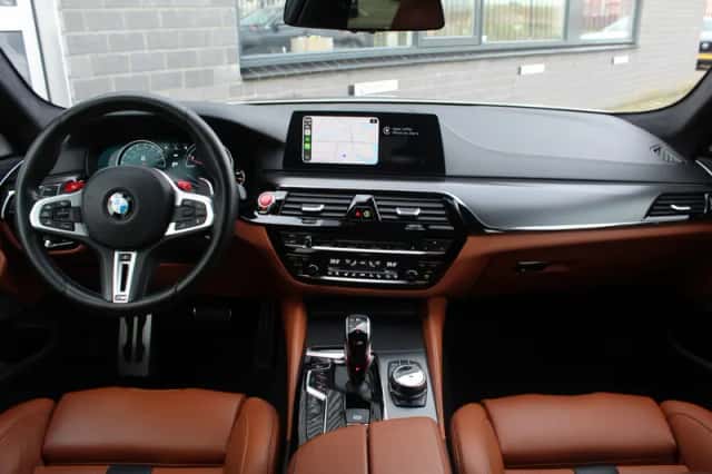 BMW M5 (2018) thumbnail 3