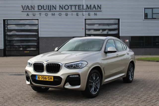 BMW X4 (2019) thumbnail 2