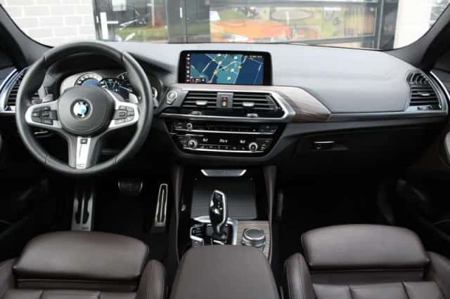 BMW X4 (2019) thumbnail 3