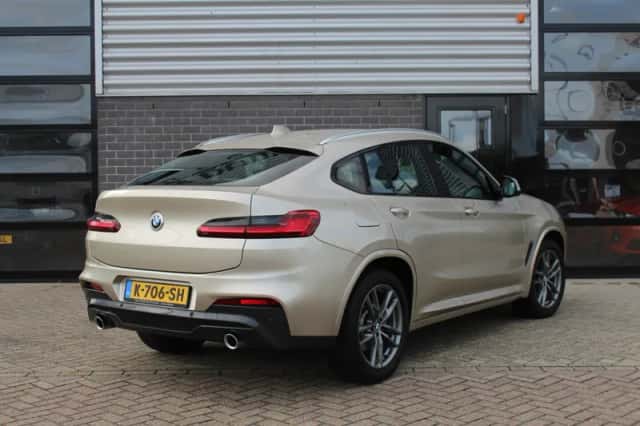 BMW X4 (2019) thumbnail 4