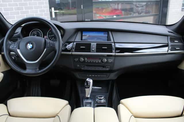 BMW X5 (2011) thumbnail 3