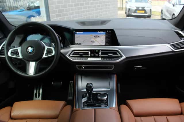 BMW X5 (2021) thumbnail 3