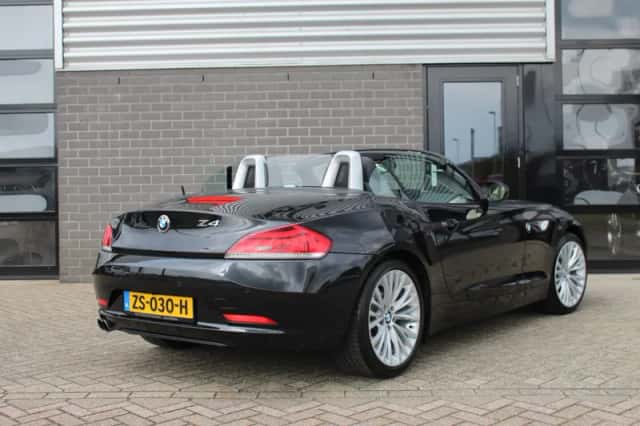 BMW Z4 (2010) thumbnail 4