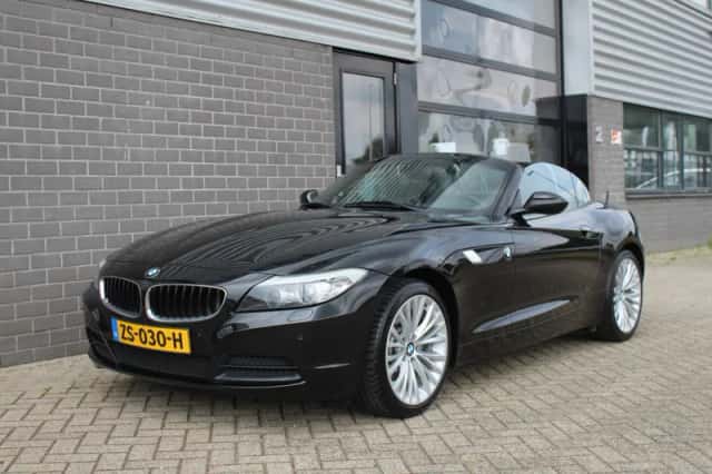 BMW Z4 (2010) thumbnail 5