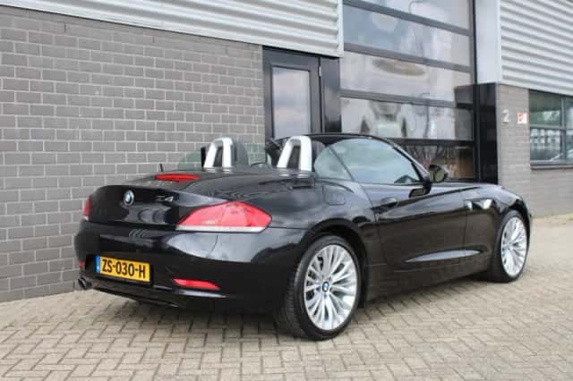 BMW Z4 (2010) thumbnail 6