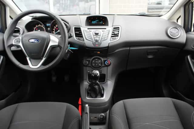 Ford Fiesta (2013) thumbnail 3