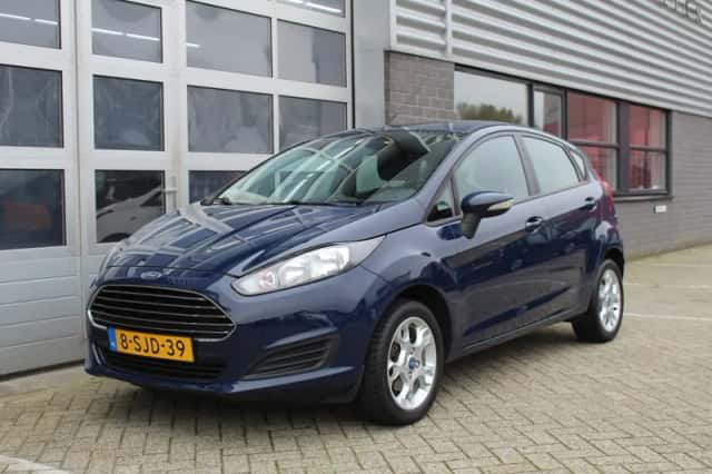 Ford Fiesta (2013) thumbnail 5