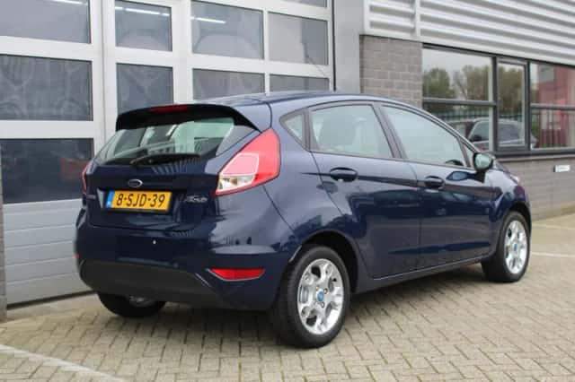 Ford Fiesta (2013) thumbnail 6
