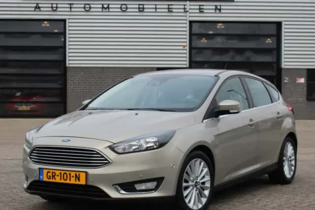 Ford Focus (2015) thumbnail 1