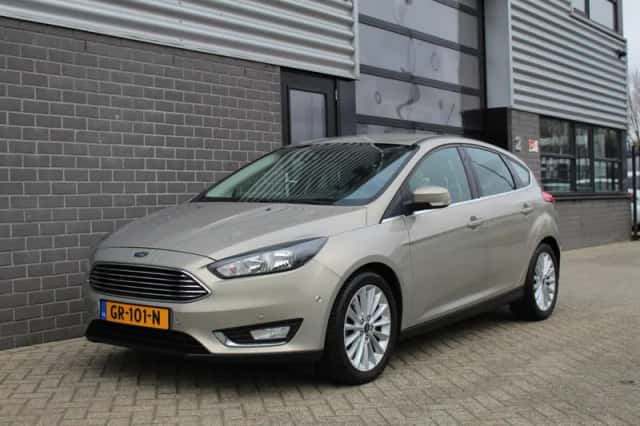 Ford Focus (2015) thumbnail 5