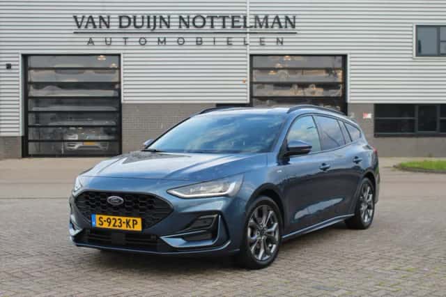 Ford Focus (2023) thumbnail 2