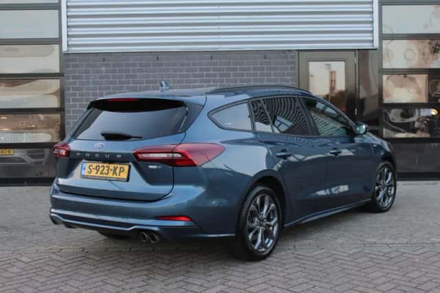 Ford Focus (2023) thumbnail 4