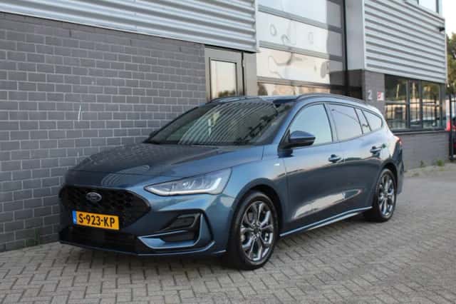 Ford Focus (2023) thumbnail 5