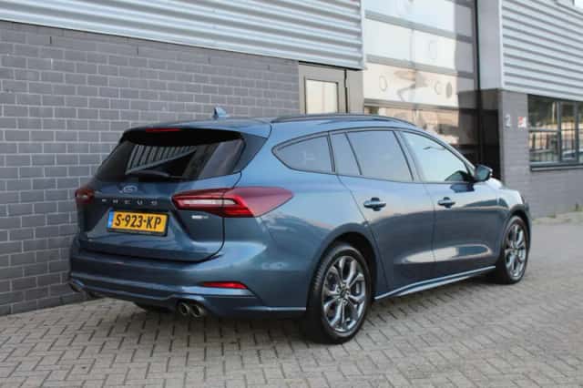 Ford Focus (2023) thumbnail 6