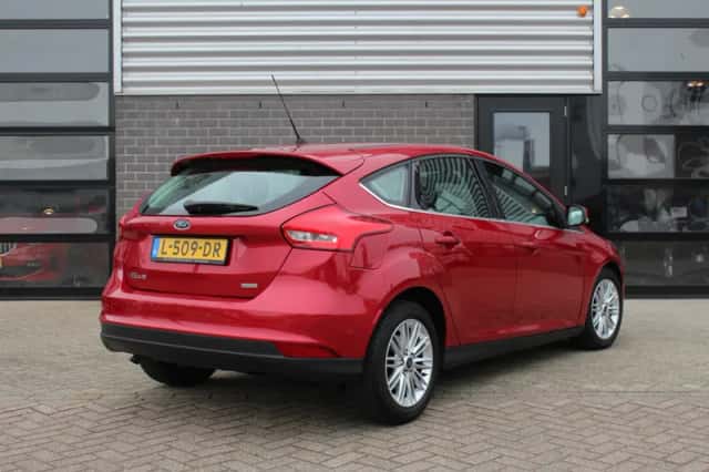 Ford Focus (2015) thumbnail 4