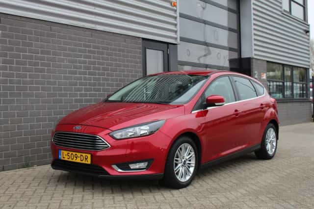 Ford Focus (2015) thumbnail 5