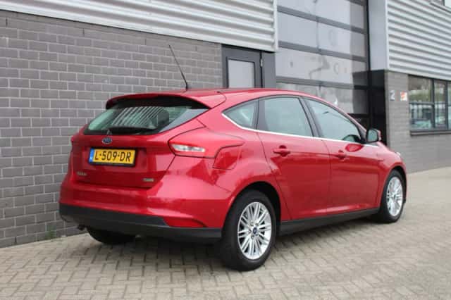 Ford Focus (2015) thumbnail 6