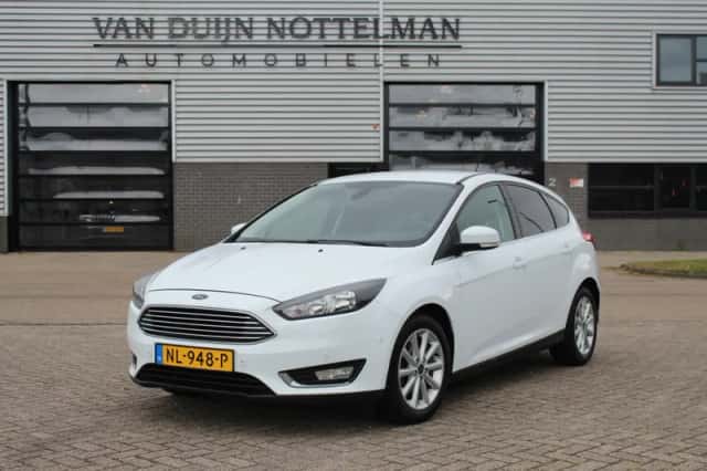 Ford Focus (2017) thumbnail 2