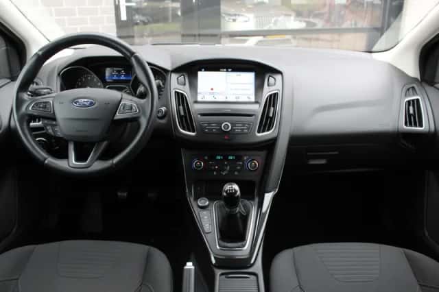 Ford Focus (2017) thumbnail 3