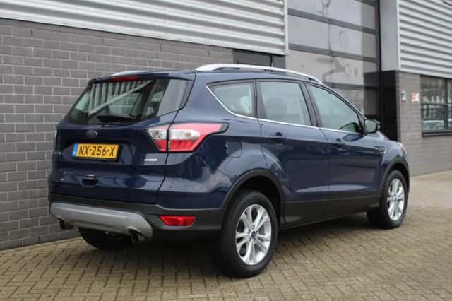 Ford Kuga (2017) thumbnail 6
