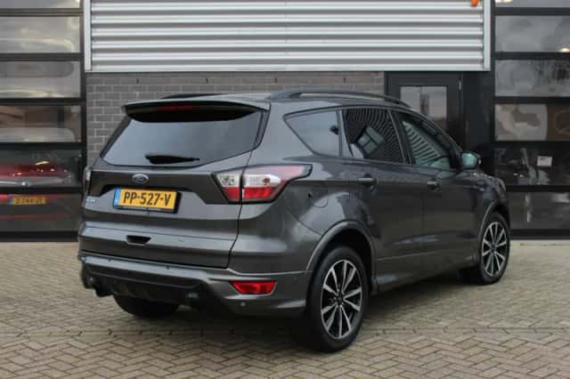 Ford Kuga (2017) thumbnail 4