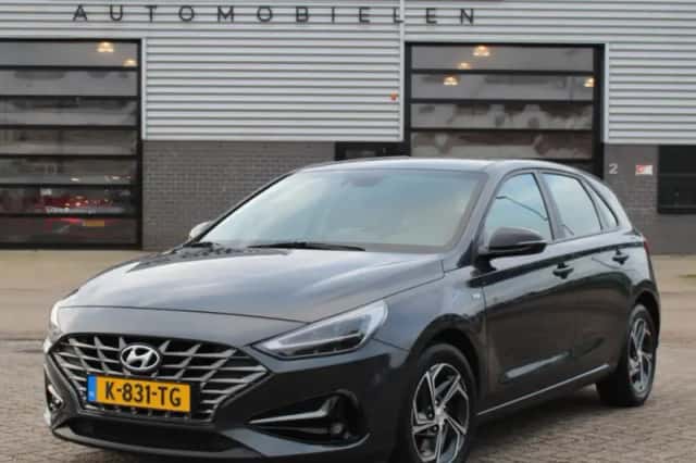 Hyundai i30 (2021) thumbnail 1
