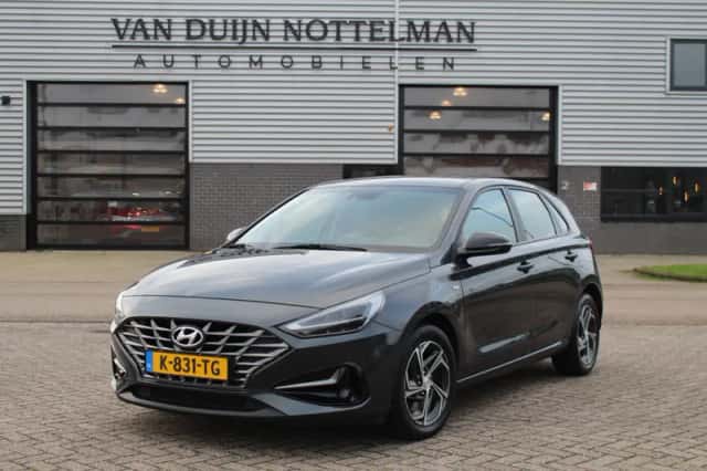 Hyundai i30 (2021) thumbnail 2