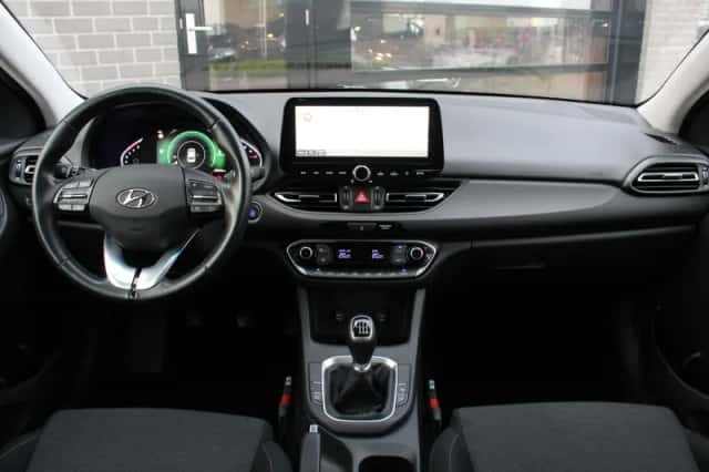 Hyundai i30 (2021) thumbnail 3