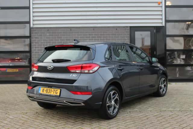 Hyundai i30 (2021) thumbnail 4