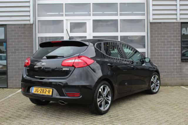 Kia Cee'd (2016) thumbnail 4