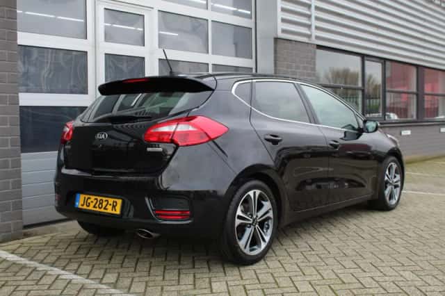 Kia Cee'd (2016) thumbnail 6