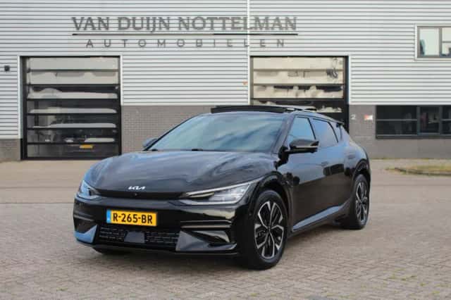 Kia EV6 (2022) thumbnail 2