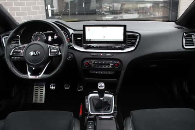 Kia Proceed (2020) thumbnail 3