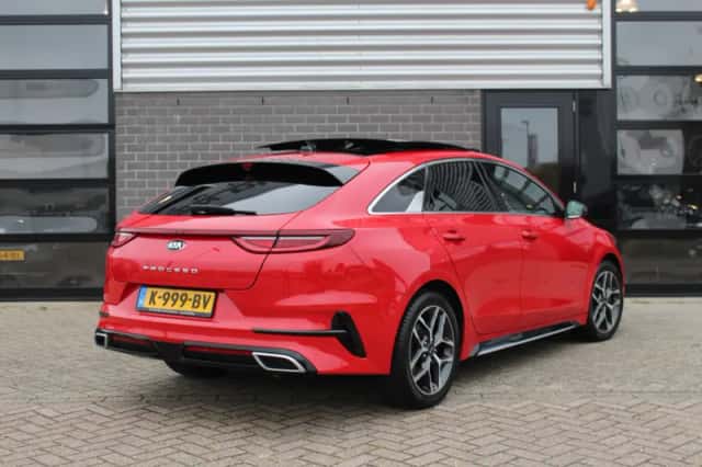 Kia Proceed (2020) thumbnail 4
