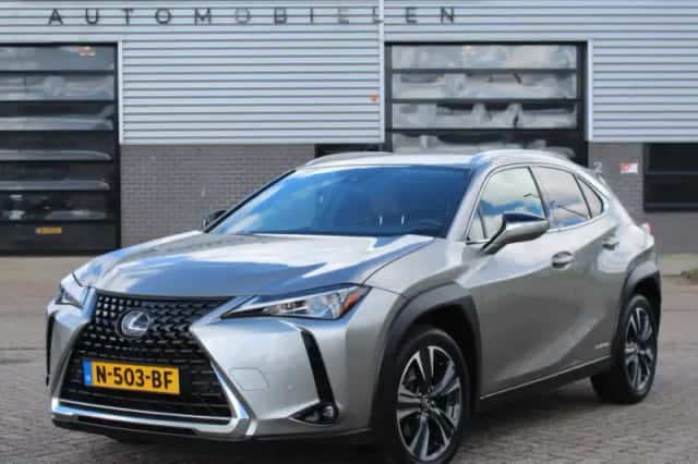 Lexus UX (2019) thumbnail 1