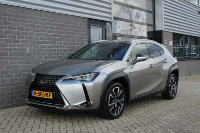 Lexus UX (2019) thumbnail 5