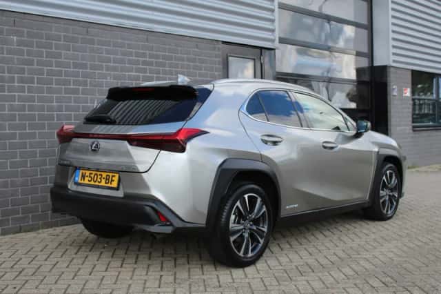 Lexus UX (2019) thumbnail 6
