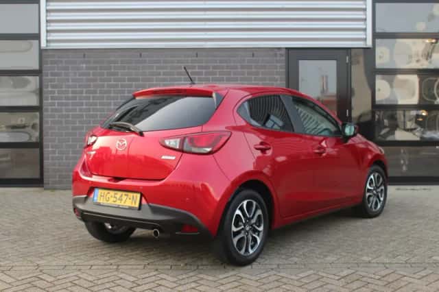 Mazda 2 (2015) thumbnail 4