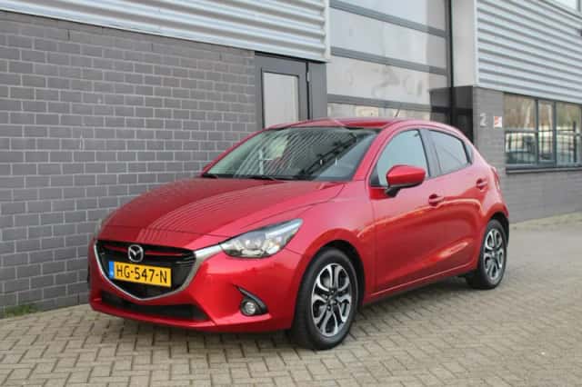 Mazda 2 (2015) thumbnail 5