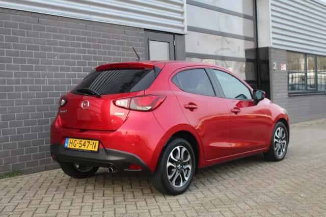 Mazda 2 (2015) thumbnail 6