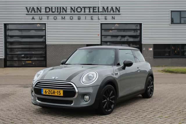 MINI Cooper (2015) thumbnail 2
