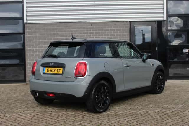 MINI Cooper (2019) thumbnail 3