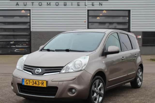 Nissan Note (2010) thumbnail 1